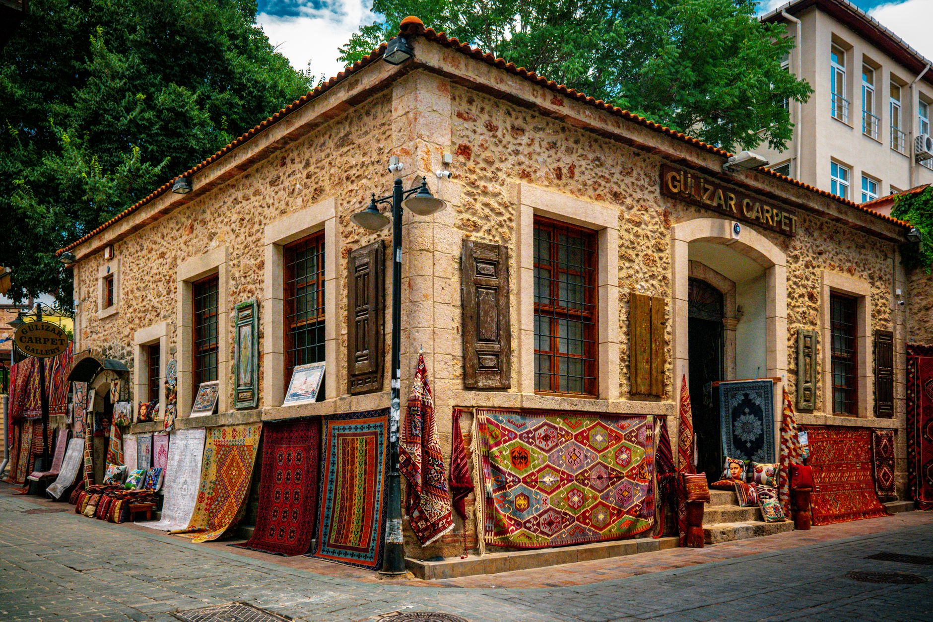 Red King Saç Tasarım Yerel İşletme fotoğrafı 6